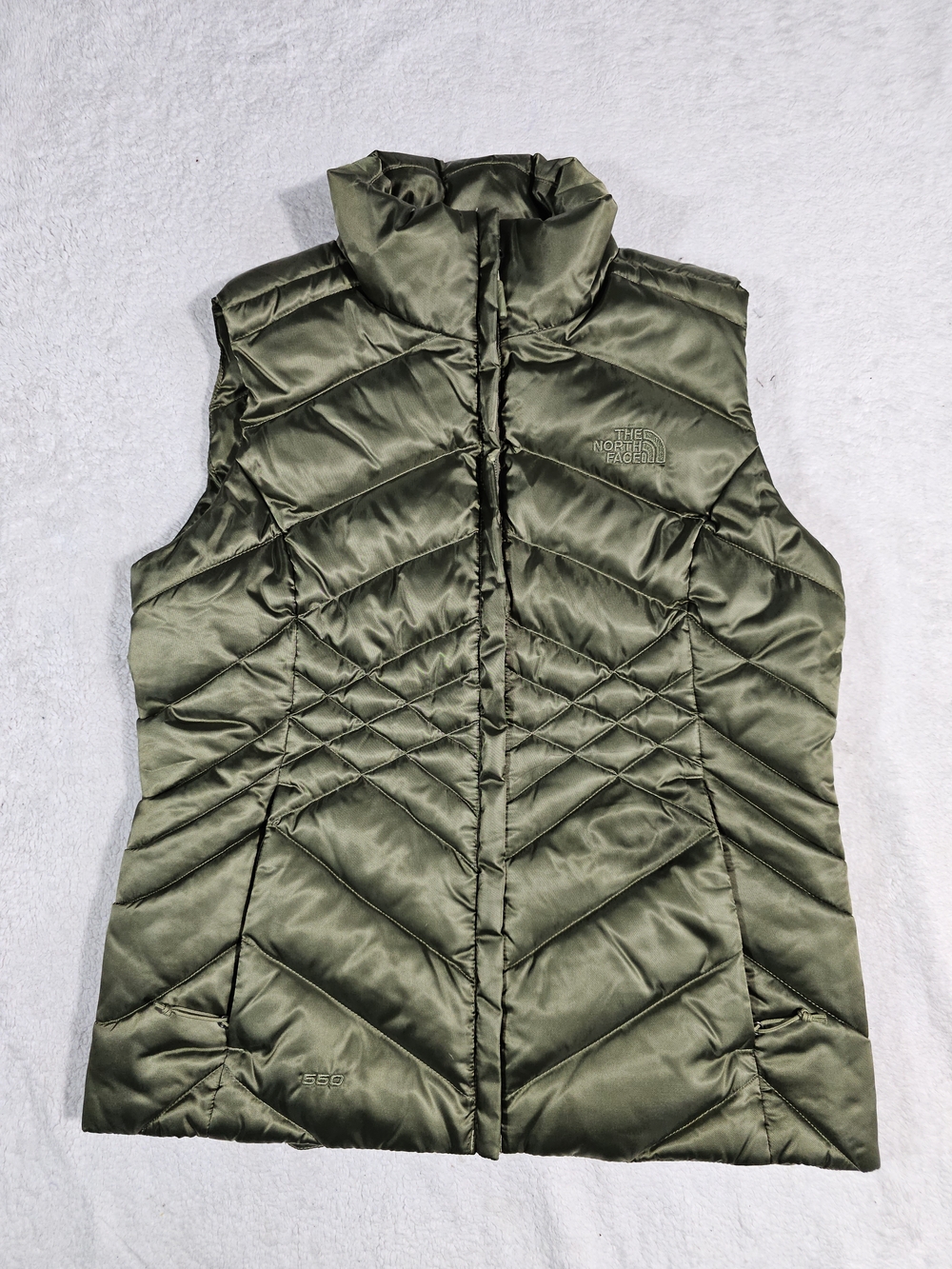 The North Face Olive Green Quilted Down Vest.North Face 550 Down Puffer Bubble Z